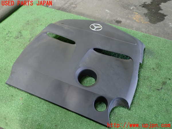 1UPJ-34152160]ベンツ CLA180 C117(117342)エンジンアッパーカバー 中古_m0002.jpg
