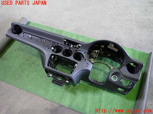 1UPJ-34157505]ベンツ CLA180 C117(117342)ダッシュボード 中古_m0001.jpg