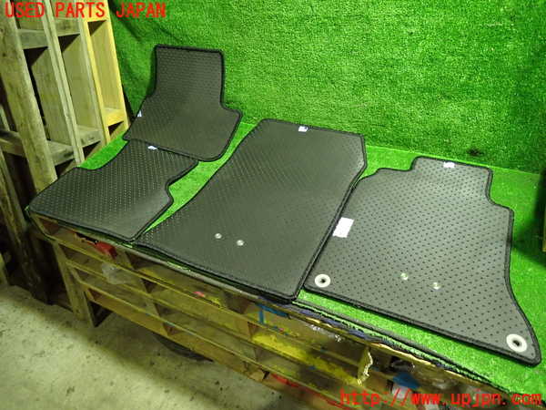1UPJ-34157800]ベンツ CLA180 C117(117342)フロアマット 中古_m0005.jpg