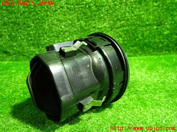 1UPJ-34157527]ベンツ CLA180 C117(117342)エアコン吹き出し口2 中古_m0002.jpg