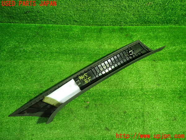 5UPJ-34157660]ベンツ CLA180 C117(117342)左フロントピラートリム 中古_m0003.jpg