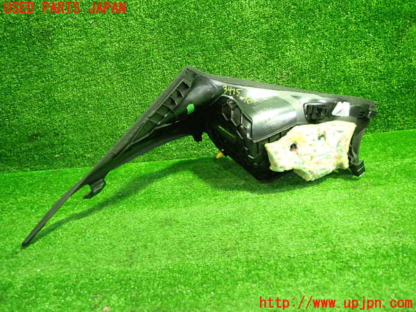 1UPJ-34157675]ベンツ CLA180 C117(117342)右リアピラートリム 中古_m0002.jpg