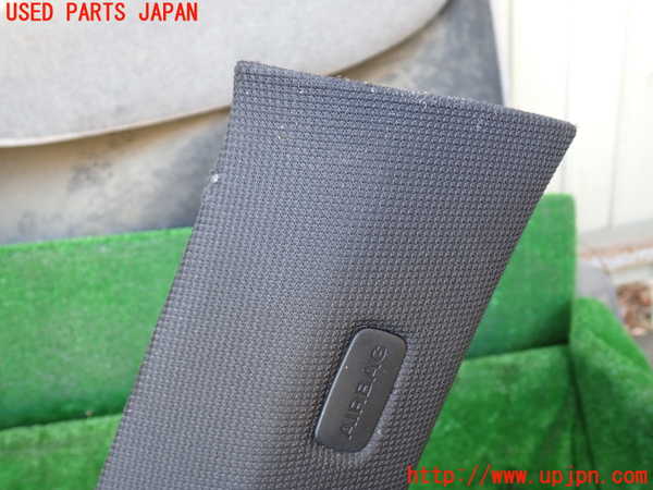 1UPJ-34167655]アウディ・TT クーペ(FVCHH)右フロントピラートリム 中古_m0002.jpg