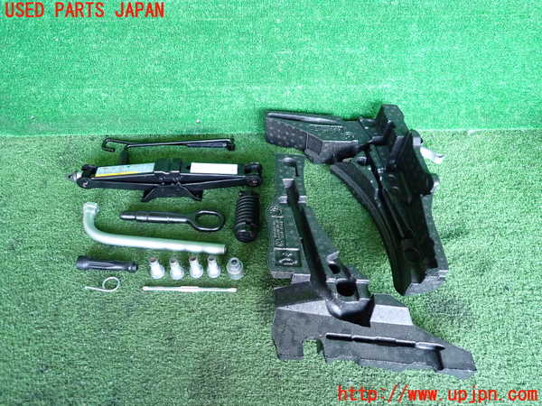 2UPJ-34197805]VW ゴルフ(AUCJZ)車載工具 中古_m0001.jpg