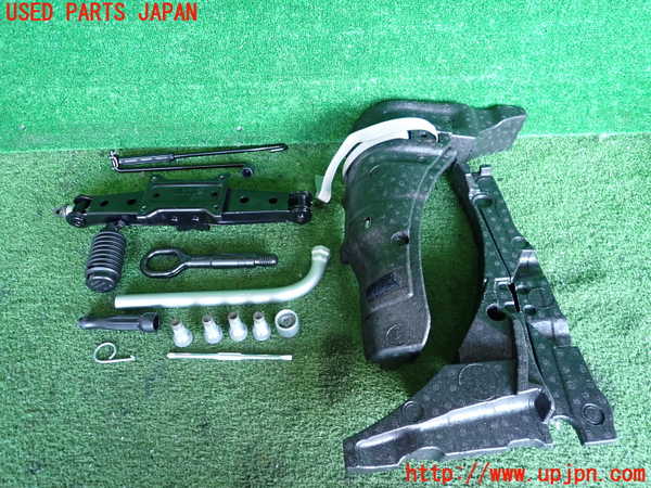 2UPJ-34197805]VW ゴルフ(AUCJZ)車載工具 中古_m0002.jpg