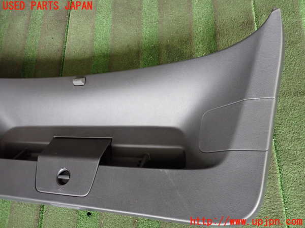 2UPJ-34191578]VW ゴルフ(AUCJZ)バックドア内張り 中古_m0003.jpg
