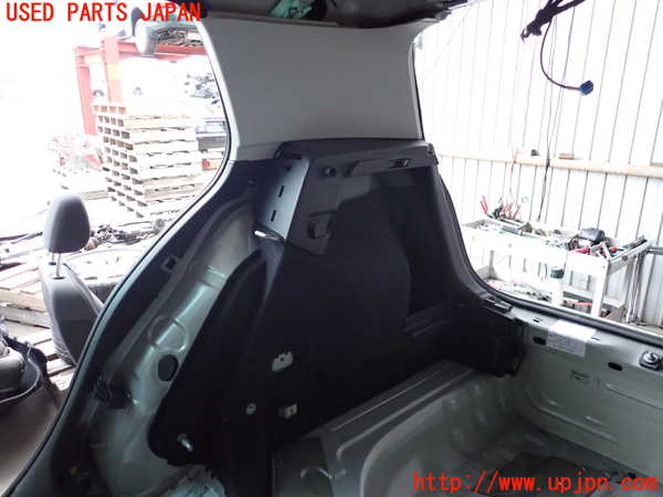 2UPJ-34197675]VW ゴルフ(AUCJZ)右リアピラートリム 中古_m0001.jpg