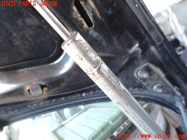 2UPJ-34221068]VW ニュービートル(9CAWU)ボンネットダンパー 中古_m0002.jpg