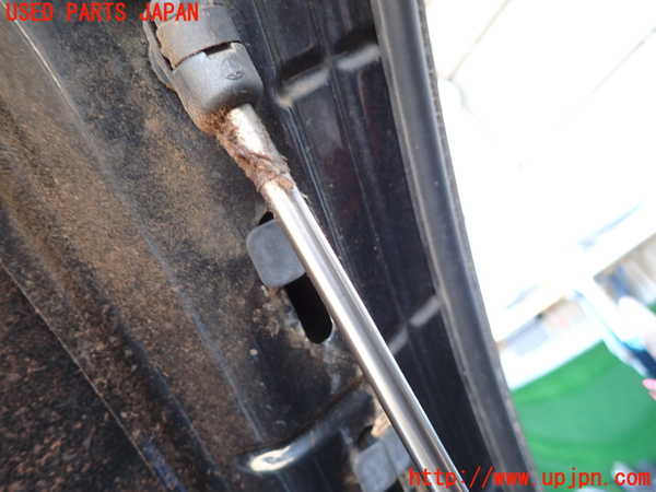 2UPJ-34221068]VW ニュービートル(9CAWU)ボンネットダンパー 中古_m0003.jpg