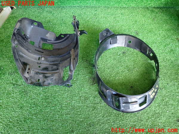 2UPJ-34221140]VW ニュービートル(9CAWU)右ヘッドライトリム 中古_m0001.jpg