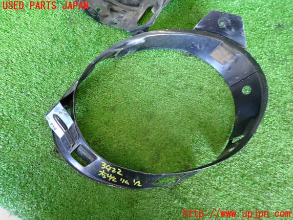 2UPJ-34221140]VW ニュービートル(9CAWU)右ヘッドライトリム 中古_m0002.jpg