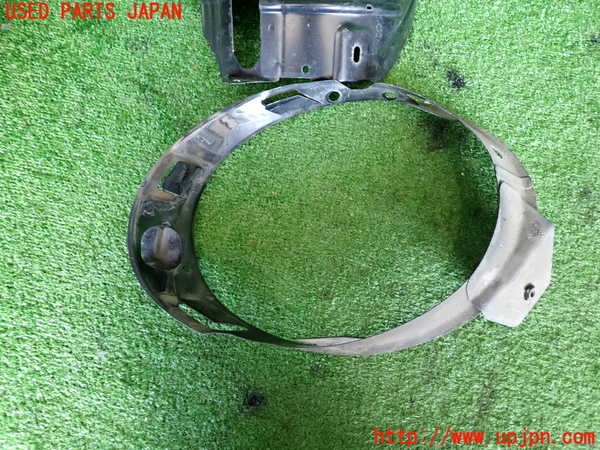 2UPJ-34221140]VW ニュービートル(9CAWU)右ヘッドライトリム 中古_m0005.jpg