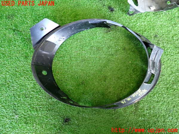 2UPJ-34221142]VW ニュービートル(9CAWU)左ヘッドライトリム 中古_m0003.jpg