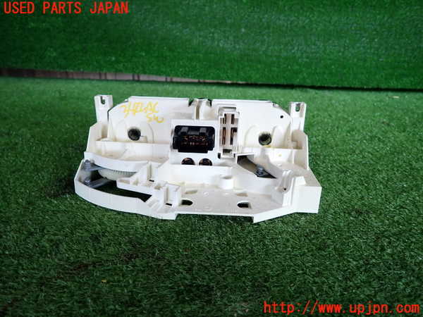 2UPJ-34226066]VW ニュービートル(9CAWU)エアコンスイッチ1 中古_m0003.jpg