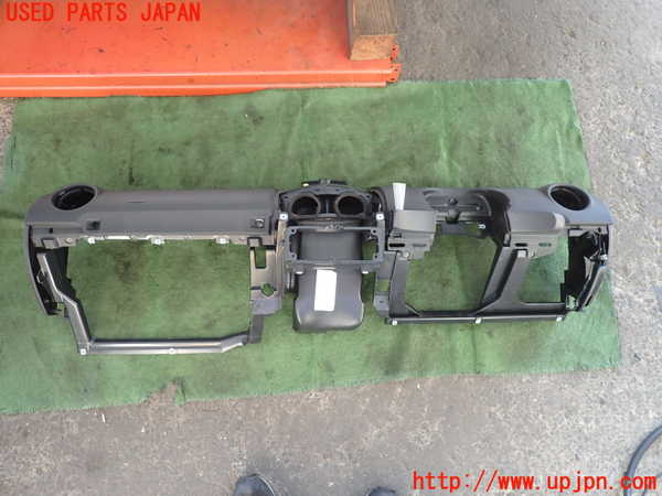 2UPJ-34227505]VW ニュービートル(9CAWU)ダッシュボード 中古_m0001.jpg