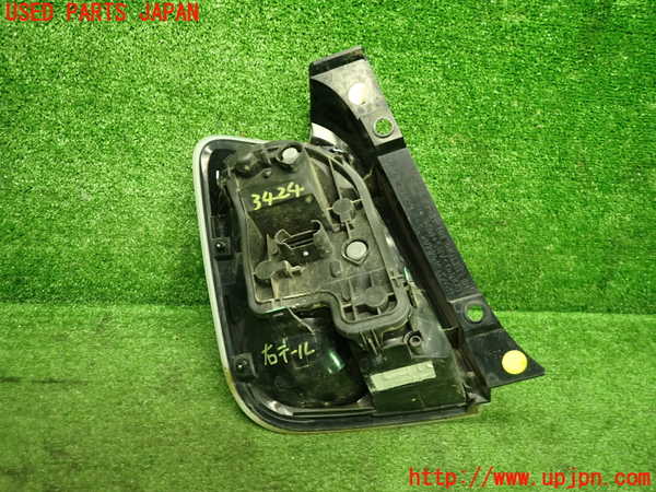 1UPJ-34241530]フィアット・500(31209)右テールランプ 中古_m0002.jpg