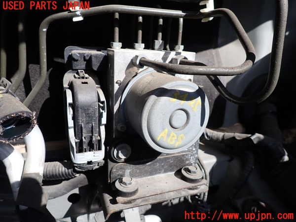 1UPJ-34254040]セレナ(GFC27)ABSアクチュエーター 中古_m0001.jpg