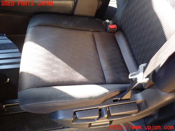 1UPJ-34257175]セレナ(GFC27)左2列目シート 中古_m0003.jpg