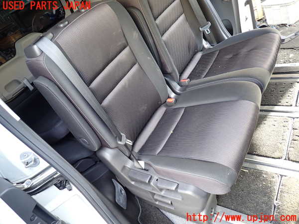 1UPJ-34267145]セレナ e-POWER(HFC27)右2列目シート 中古_m0001.jpg