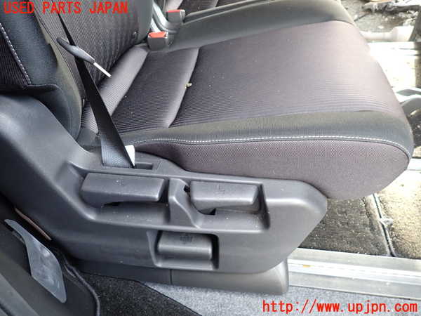 1UPJ-34267145]セレナ e-POWER(HFC27)右2列目シート 中古_m0004.jpg