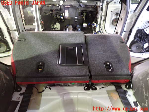 1UPJ-34297385]アルファロメオ・ジュリエッタ(940141)リアシート 中古_m0005.jpg