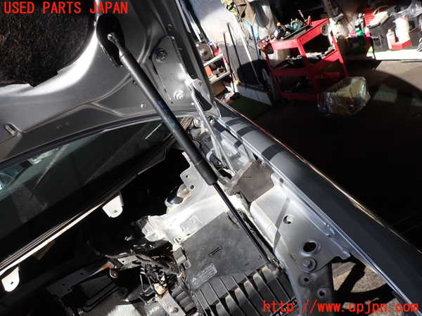 2UPJ-34301068]VW ゴルフ トゥーラン(1TBLG)ボンネットダンパー 中古_m0001.jpg