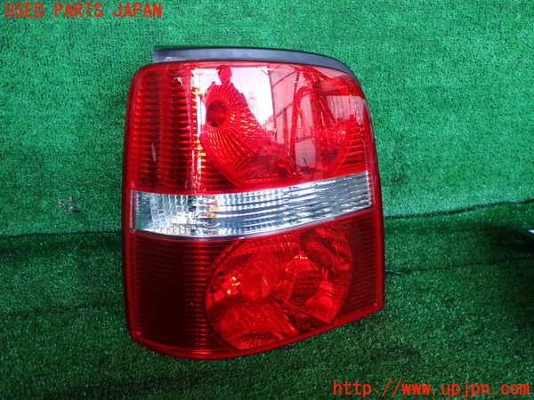 2UPJ-34301536]VW ゴルフ トゥーラン(1TBLG)左テールランプ 中古_m0001.jpg
