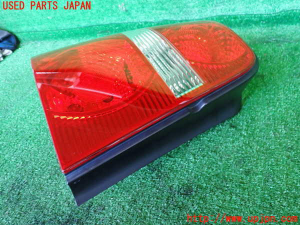 2UPJ-34301536]VW ゴルフ トゥーラン(1TBLG)左テールランプ 中古_m0002.jpg