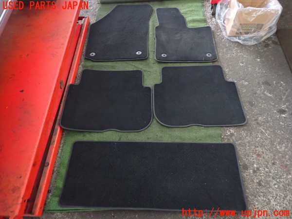 2UPJ-34307800]VW ゴルフ トゥーラン(1TBLG)フロアマット 中古_m0001.jpg