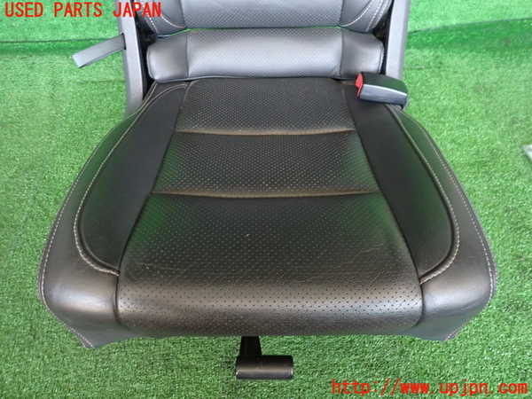 2UPJ-34307145]VW ゴルフ トゥーラン(1TBLG)右2列目シート 中古_m0003.jpg
