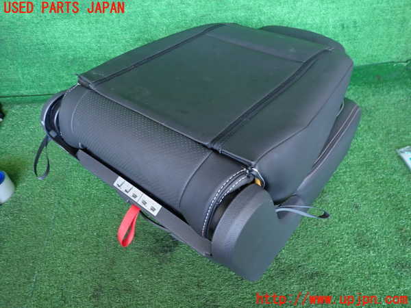 2UPJ-34307145]VW ゴルフ トゥーラン(1TBLG)右2列目シート 中古_m0004.jpg