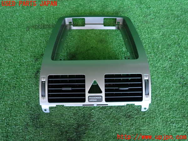 2UPJ-34307526]VW ゴルフ トゥーラン(1TBLG)エアコン吹き出し口1 中古_m0001.jpg