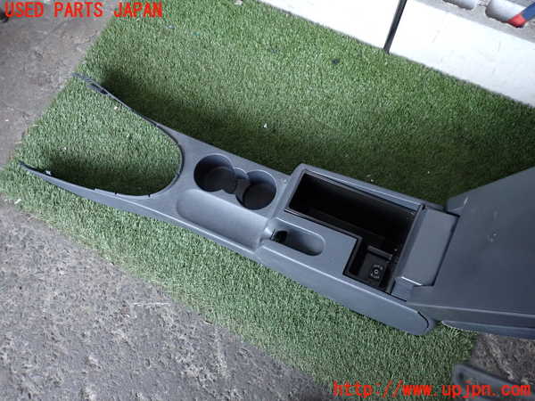 2UPJ-34307540]VW ゴルフ トゥーラン(1TBLG)センターコンソール ジャンク_m0003.jpg