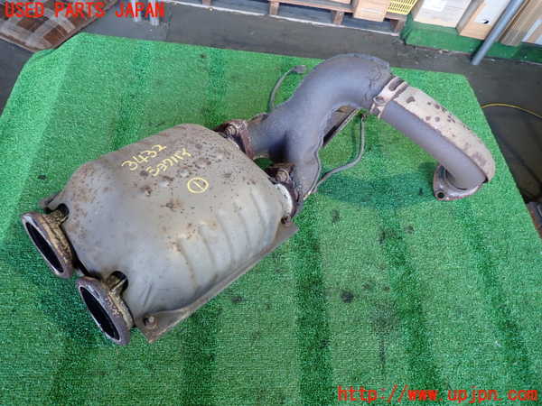 2UPJ-34322661]ランクル80系(FZJ80G)触媒1 ジャンク_m0001.jpg