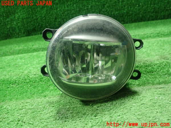 5UPJ-34331182]レクサス・CT200h(ZWA10)左フォグ 中古_m0001.jpg