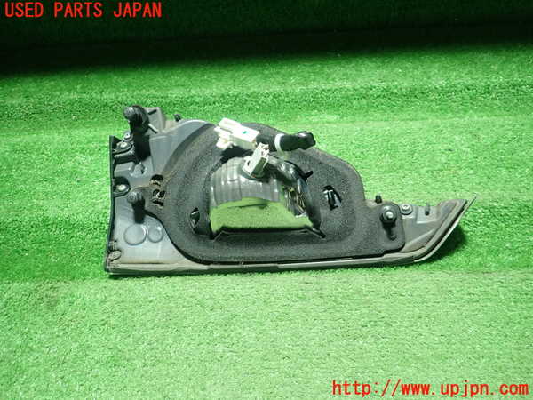 5UPJ-34331550]レクサス・CT200h(ZWA10)右リアフィニッシャー 中古_m0002.jpg