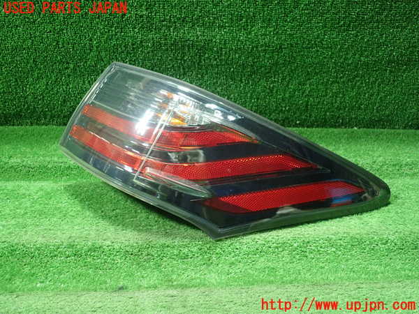 5UPJ-34331530]レクサス・CT200h(ZWA10)右テールランプ 中古_m0002.jpg