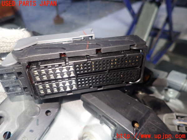 1UPJ-34332010]レクサス・CT200h(ZWA10)エンジン 2ZR-FXE 中古_m0004.jpg