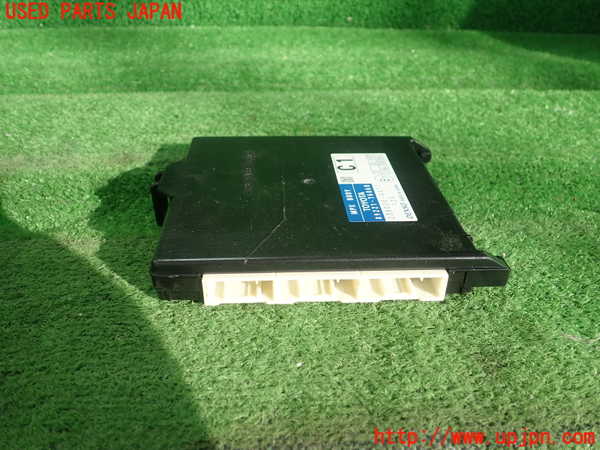 5UPJ-34336147]レクサス・CT200h(ZWA10)コンピューター2 中古_m0001.jpg