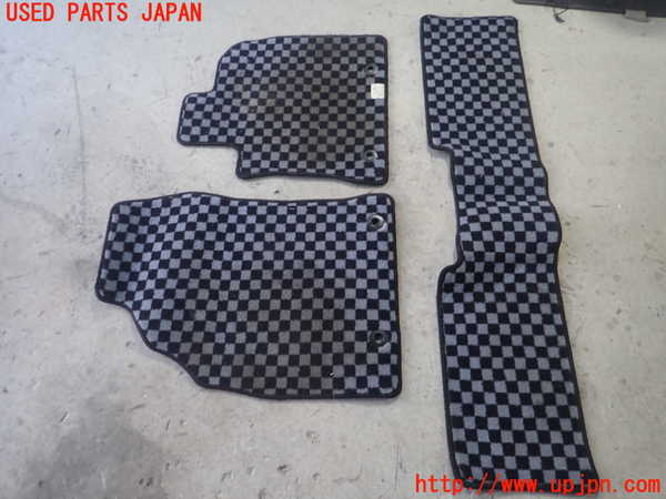 1UPJ-34337800]レクサス・CT200h(ZWA10)フロアマット 中古_m0002.jpg