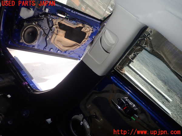 1UPJ-34337665]レクサス・CT200h(ZWA10)右センターピラートリム 中古_m0001.jpg