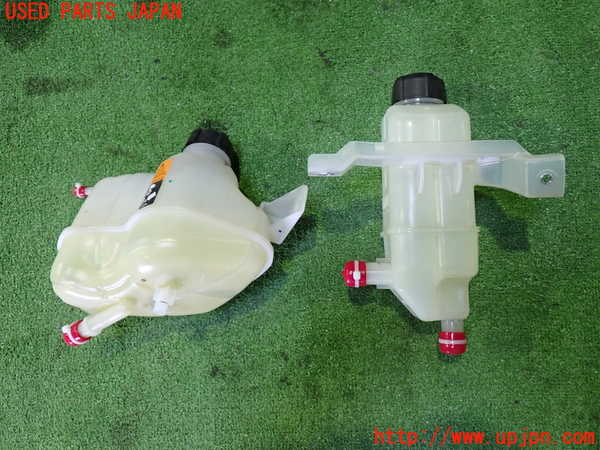 1UPJ-34342410]セレナ e-POWER(HFC27)ラジエータータンク 中古_m0002.jpg