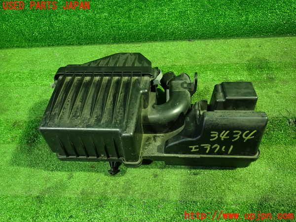 1UPJ-34342560]セレナ e-POWER(HFC27)エアクリーナーボックス 中古_m0001.jpg