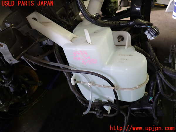 1UPJ-34346791]セレナ e-POWER(HFC27)ウォッシャータンク1 中古_m0003.jpg