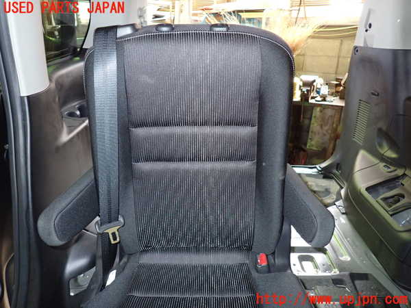 1UPJ-34347145]セレナ e-POWER(HFC27)右2列目シート 中古_m0002.jpg