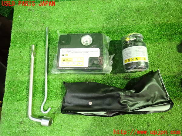 1UPJ-34347805]セレナ e-POWER(HFC27)車載工具 中古_m0001.jpg