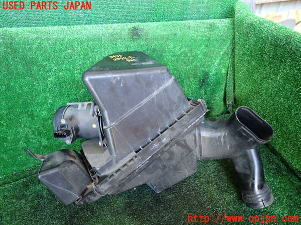 5UPJ-34352560]セレナ(TC24)エアクリーナーボックス 中古_m0001.jpg