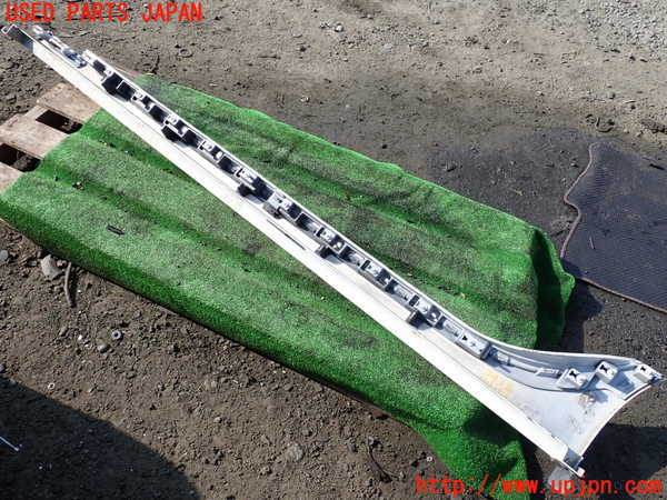 1UPJ-34381390]ジャガー・XF スポーツブレイク(JBS2NC)右サイドステップ 中古_m0003.jpg