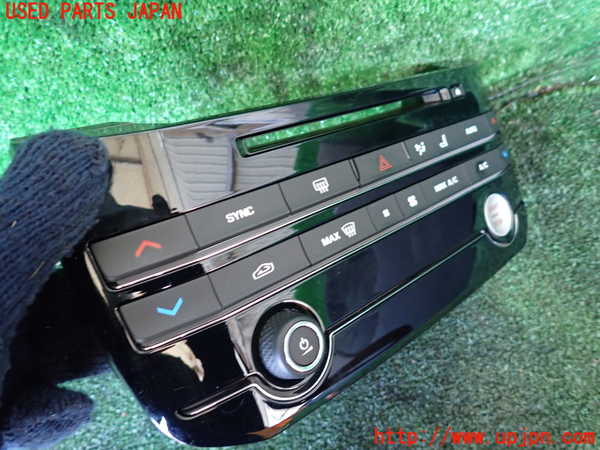 1UPJ-34386066]ジャガー・XF スポーツブレイク(JBS2NC)エアコンスイッチ1 中古_m0002.jpg