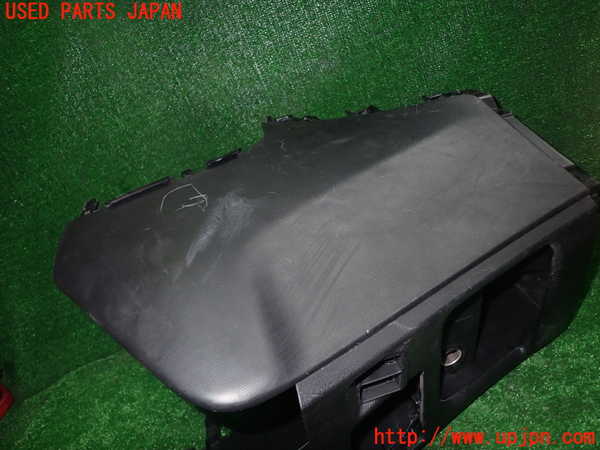 5UPJ-34397549]エスクァイアハイブリッド(ZWR80G)コンソール 中古_m0003.jpg